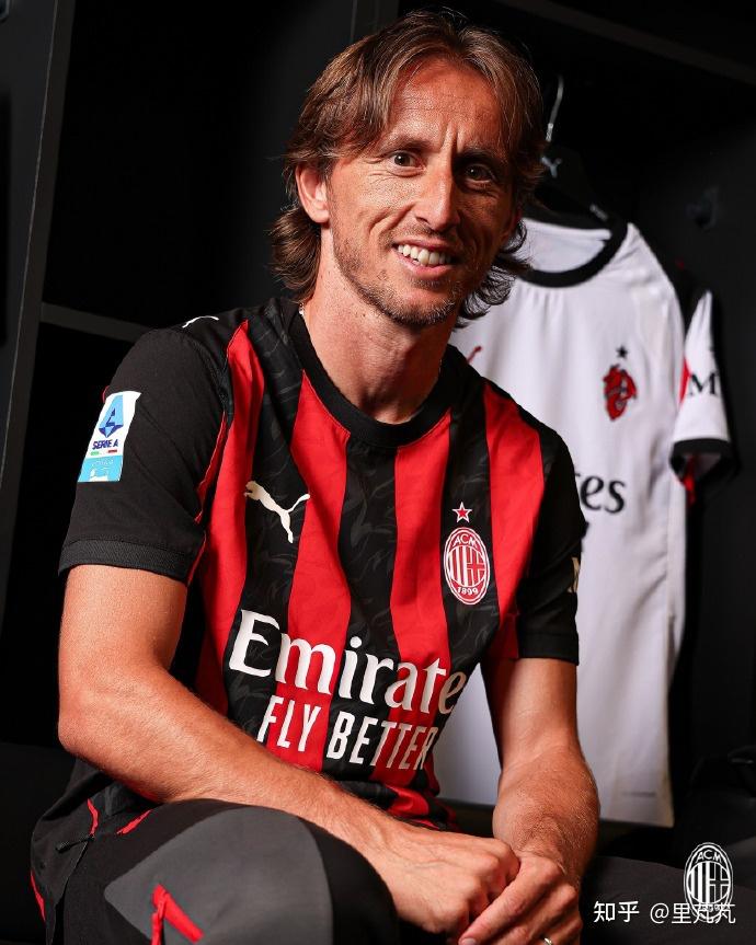 默特萨克：15岁时的伤病让我成长，青少年要做好基本功练习