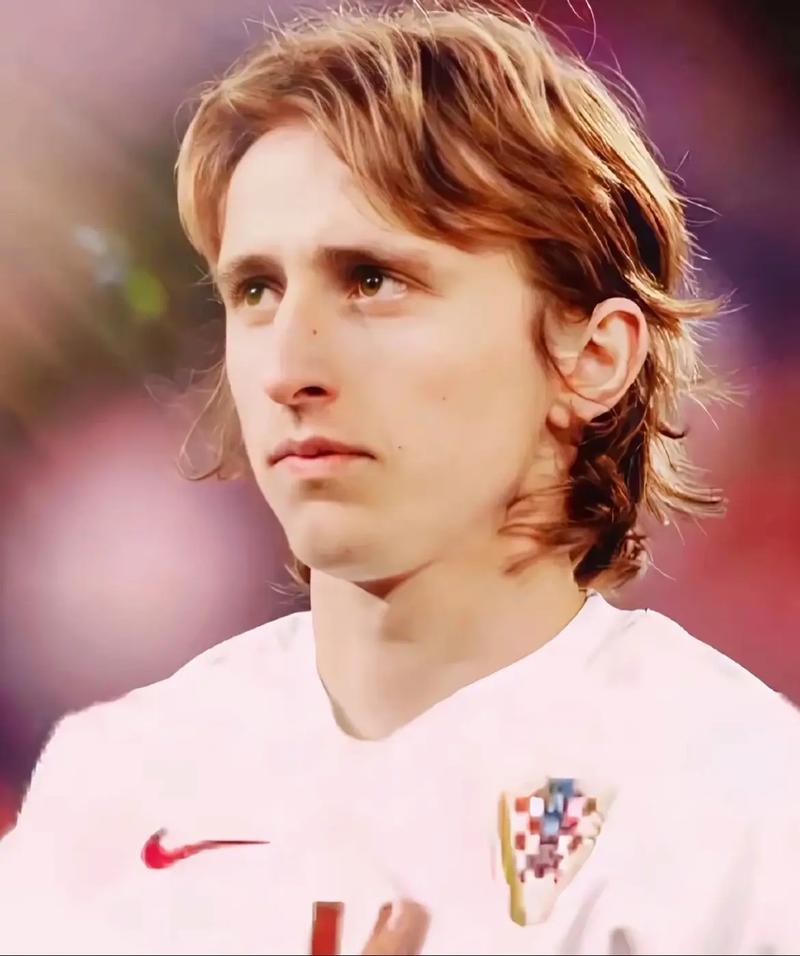 意媒：梅努是那不勒斯中场引援首选，备选方案包括弗拉泰西