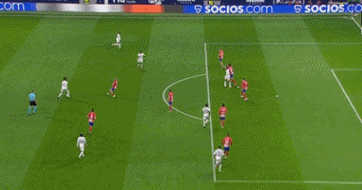 拉普拉塔大学生抗议阿足协新规，背身列队迎接联赛冠军罗萨里奥